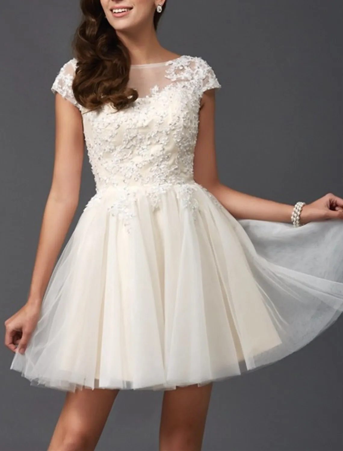 A-Line Homecoming Dresses Elegant Dress Holiday Graduation Short / Mini Sleeveless Jewel Neck Lace with Appliques