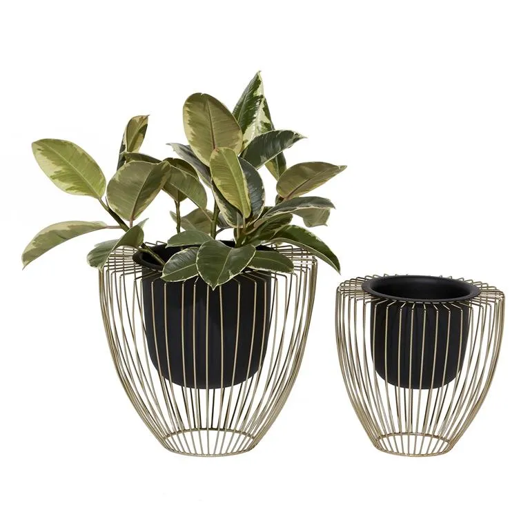 BLACK METAL INDOOR OUTDOOR PLANTER WITH REMOVABLE GOLD WIRE STAND