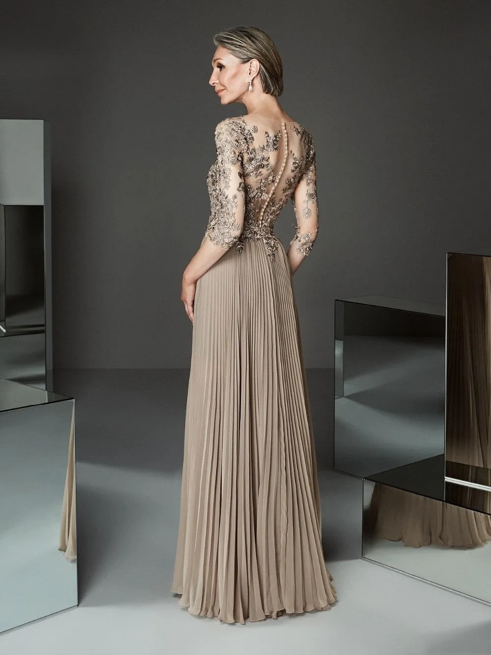 Elegant Half Sleeve V-Neck A-Line Long Pleated Mother of The Bride Dresses