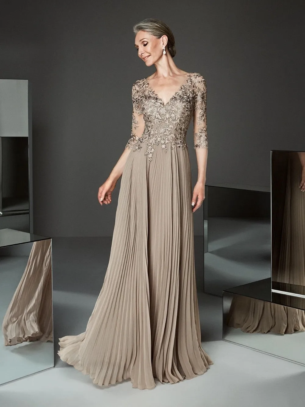 Elegant Half Sleeve V-Neck A-Line Long Pleated Mother of The Bride Dresses