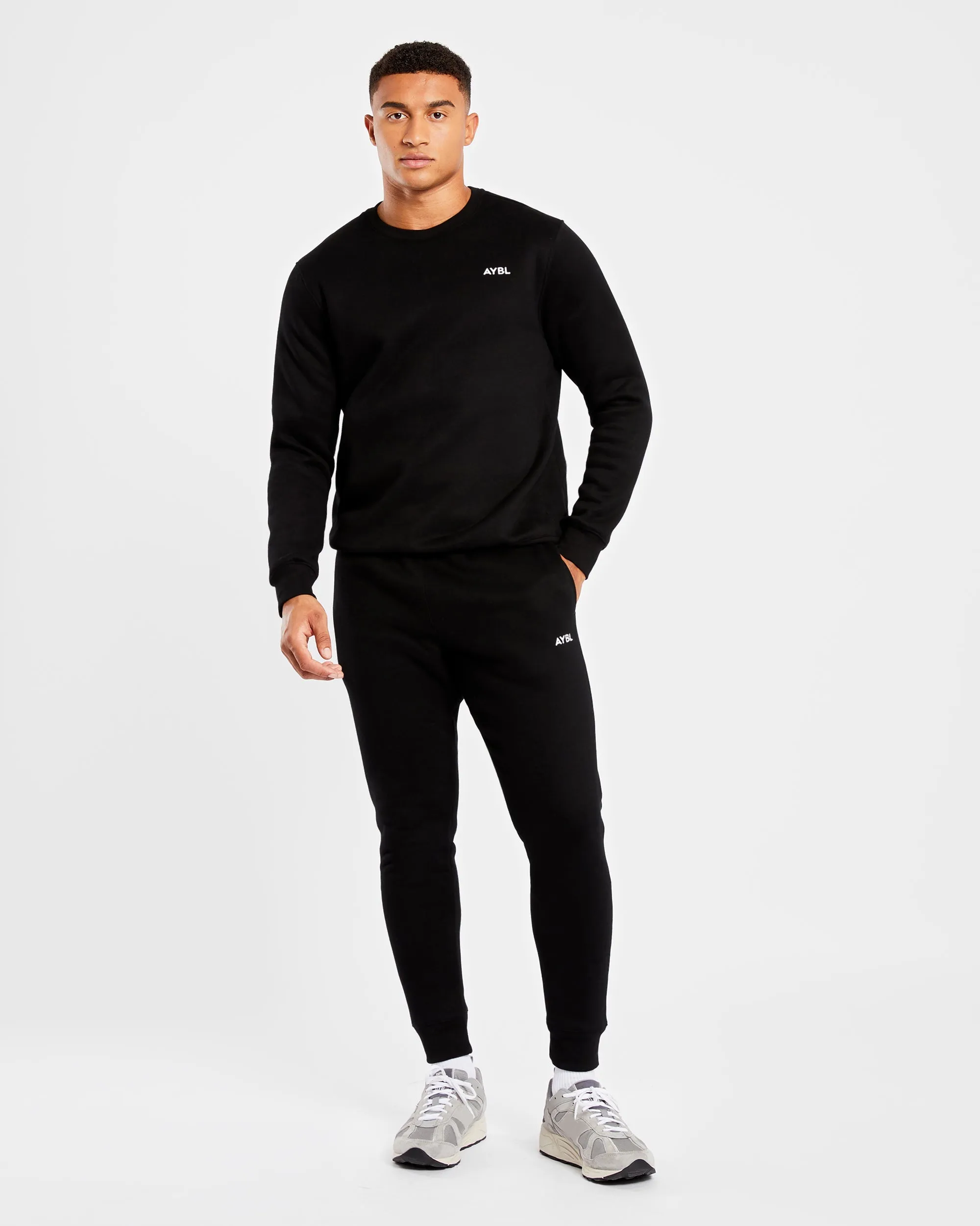 Essential Sweater - Black